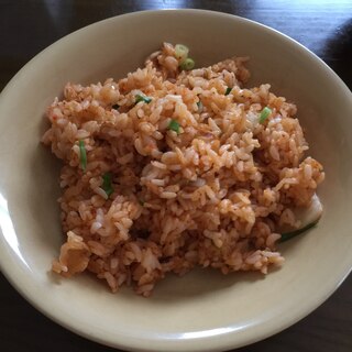 休日のランチにキムチ炒飯